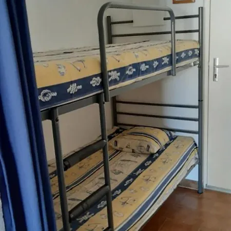 Appartement Comfortable Air Conditioned With Terrace