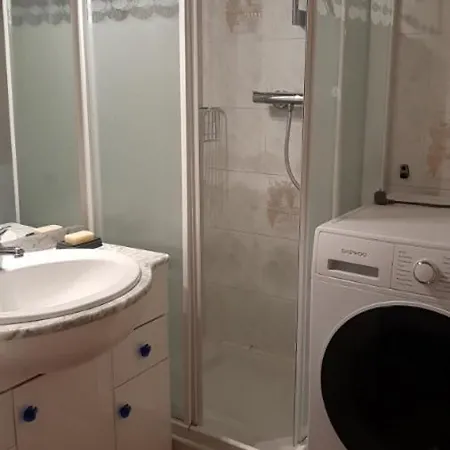 Comfortable Air Conditioned Studio With Terrace Apartment *